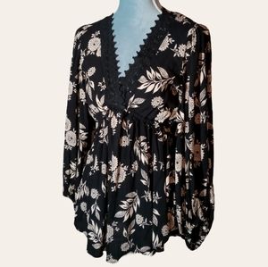 🤩4/$25 Eclipse Floral Blouse